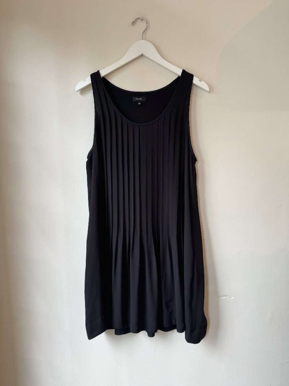 Aritzia Babaton Black Pleated Flowy Mini Dress